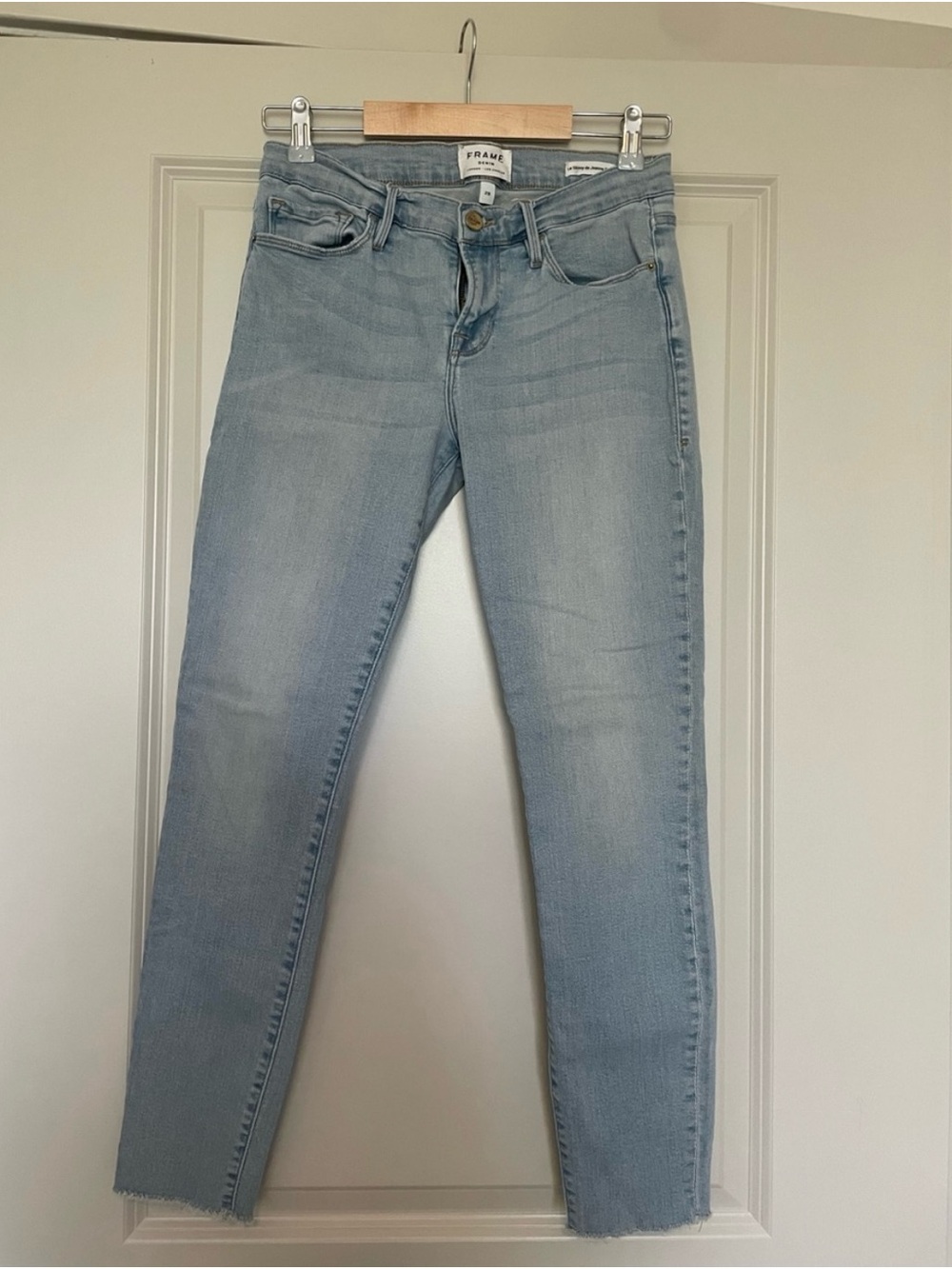 Frame Le Skinny de Jeanne Crop Light Blue Wash Jeans